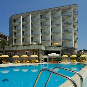 https://residence-mediterranee-pietra-ligure.hotelitalianriviera.com